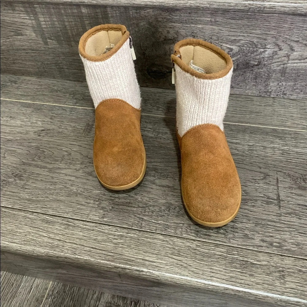UGG boots. Size 10. Excellent condition. - Picture 5 of 6